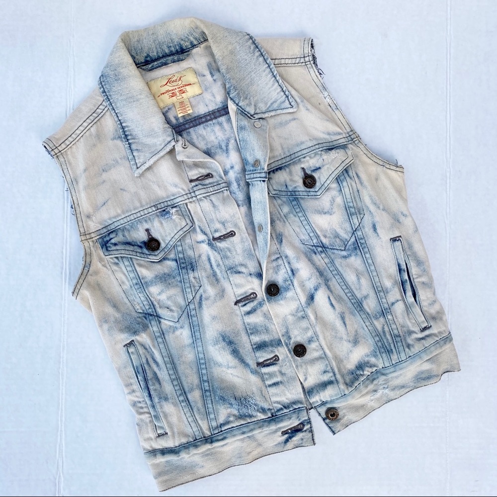 Women’s LEVIS Distressed Jean Jacket Vest